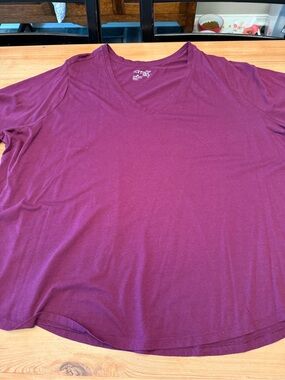 Everyday V-Neck Short Sleeve Tee - Plum